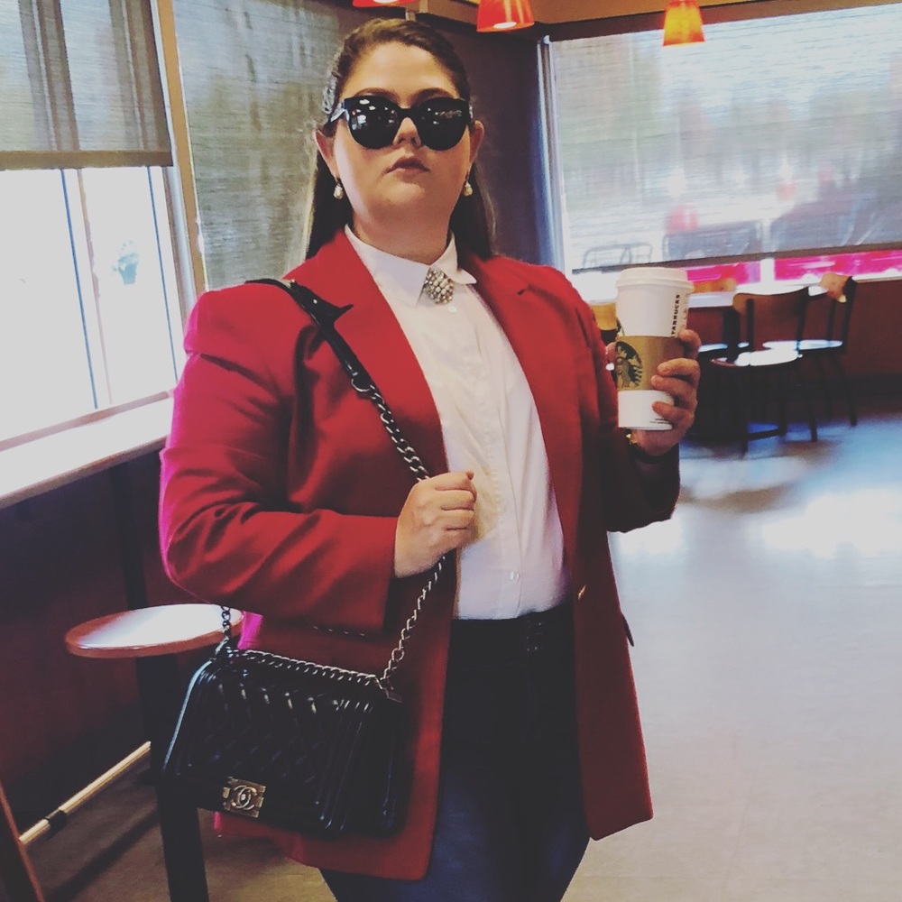 Meet your Posher, Caitlin